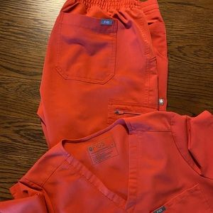 Figs scrub set. Clay color. Medium